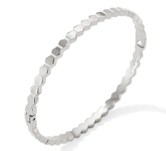 Stella Bangle