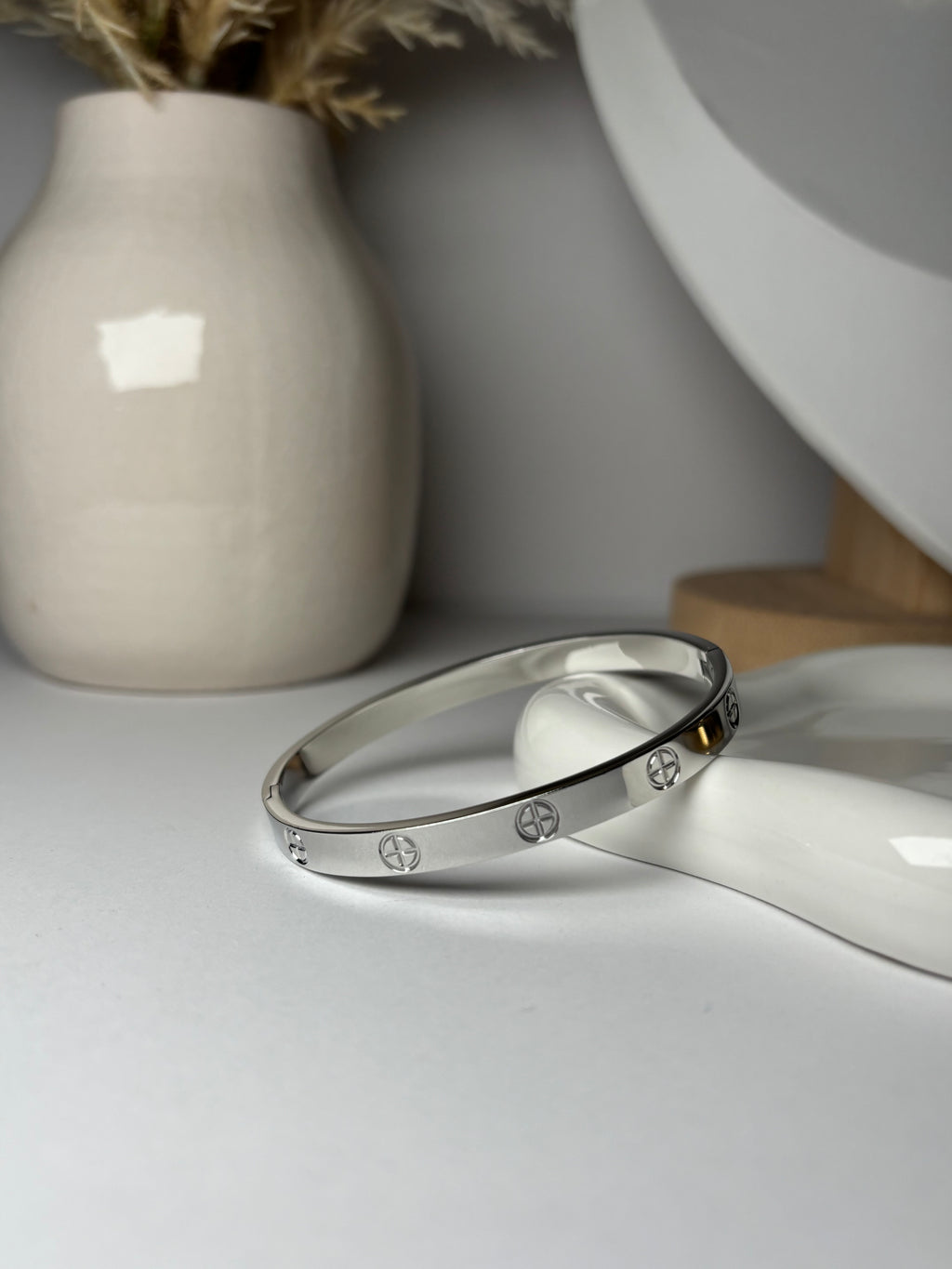 Eterna Bangle